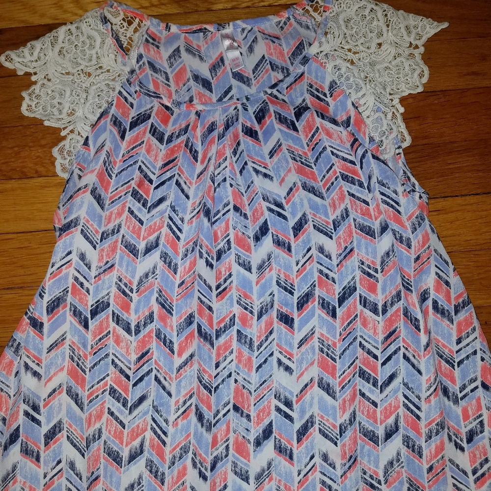 Flowy xhiliration geometric pattern t shirt